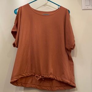 Lulu Lemon top with cut outs on the shoulders 4